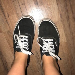 BLACK CLASSIC VANS